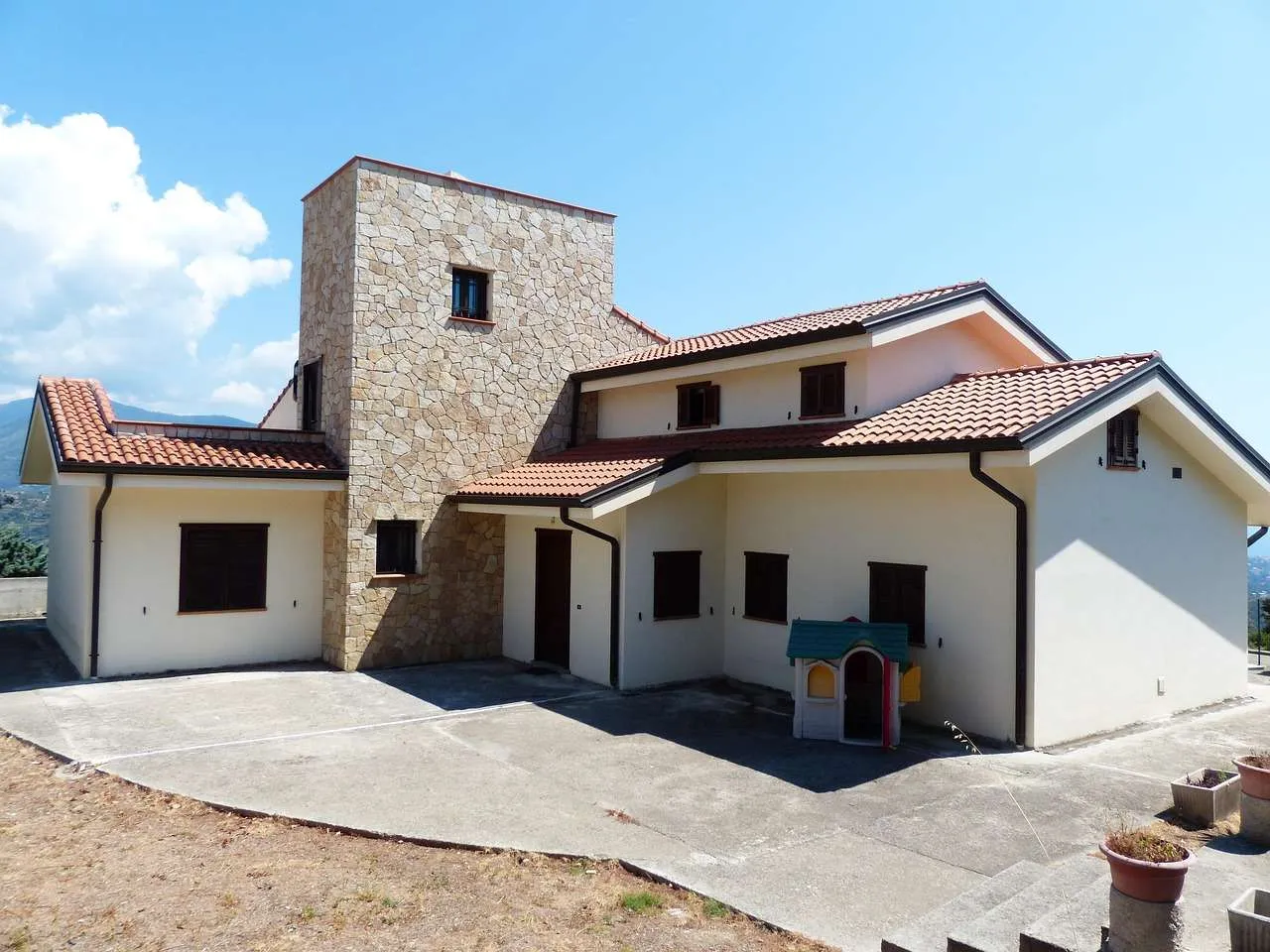 TPO Roofing: Pros, Costs, FAQs